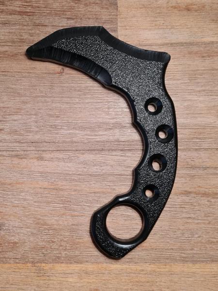 Naja Karambit